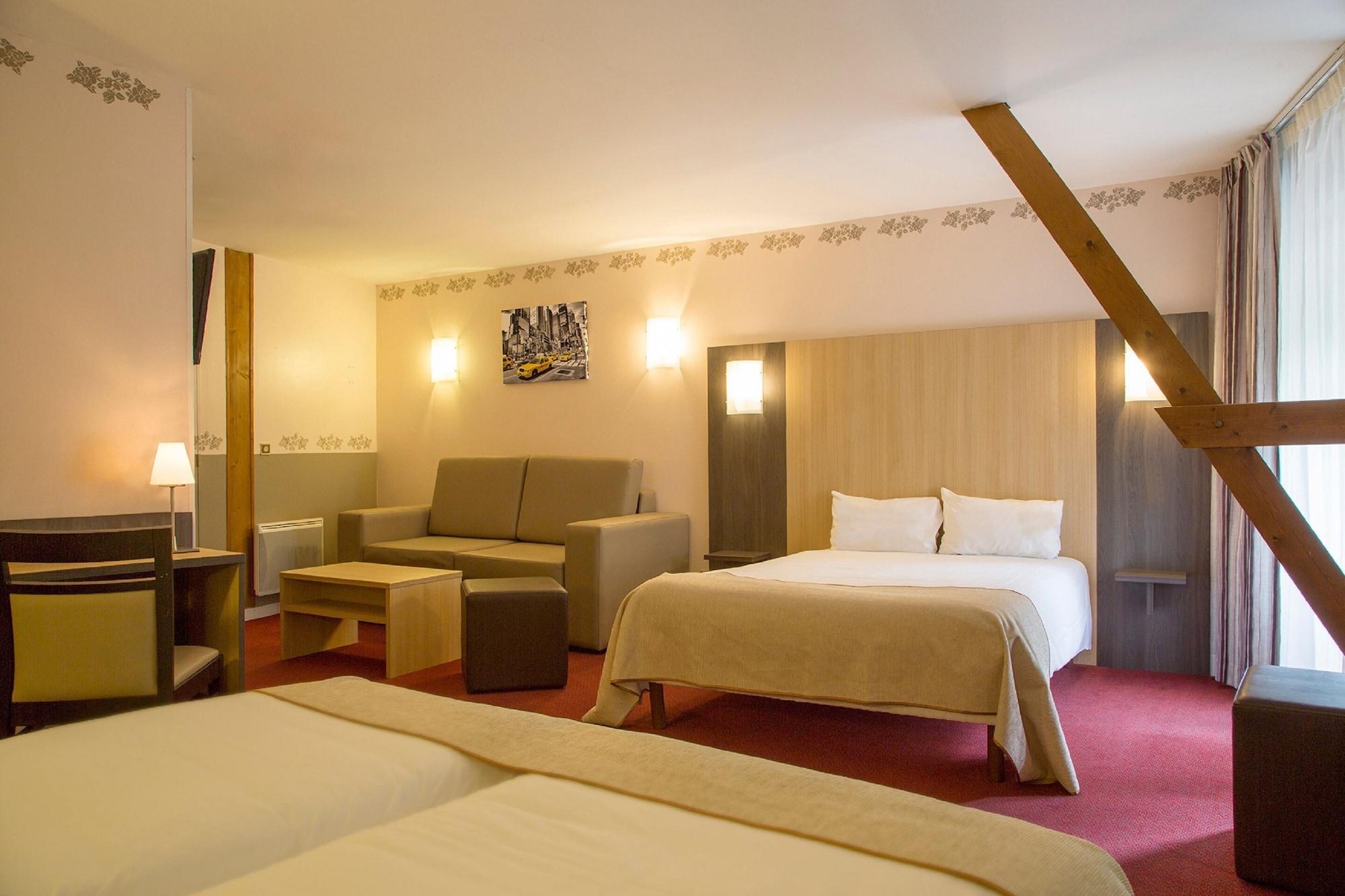 Brit Hotel Le Lion D'Or Chinon Esterno foto