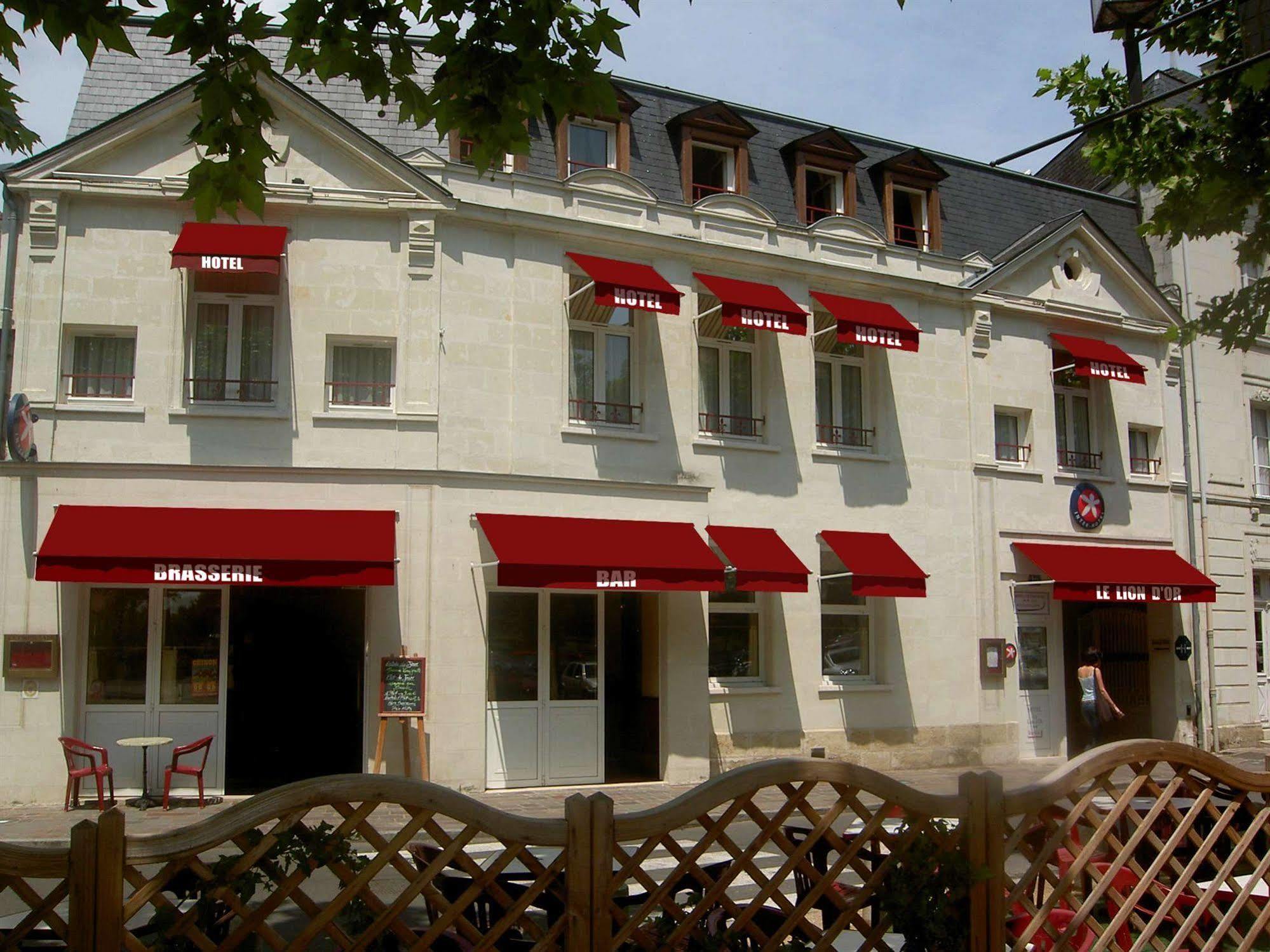 Brit Hotel Le Lion D'Or Chinon Esterno foto